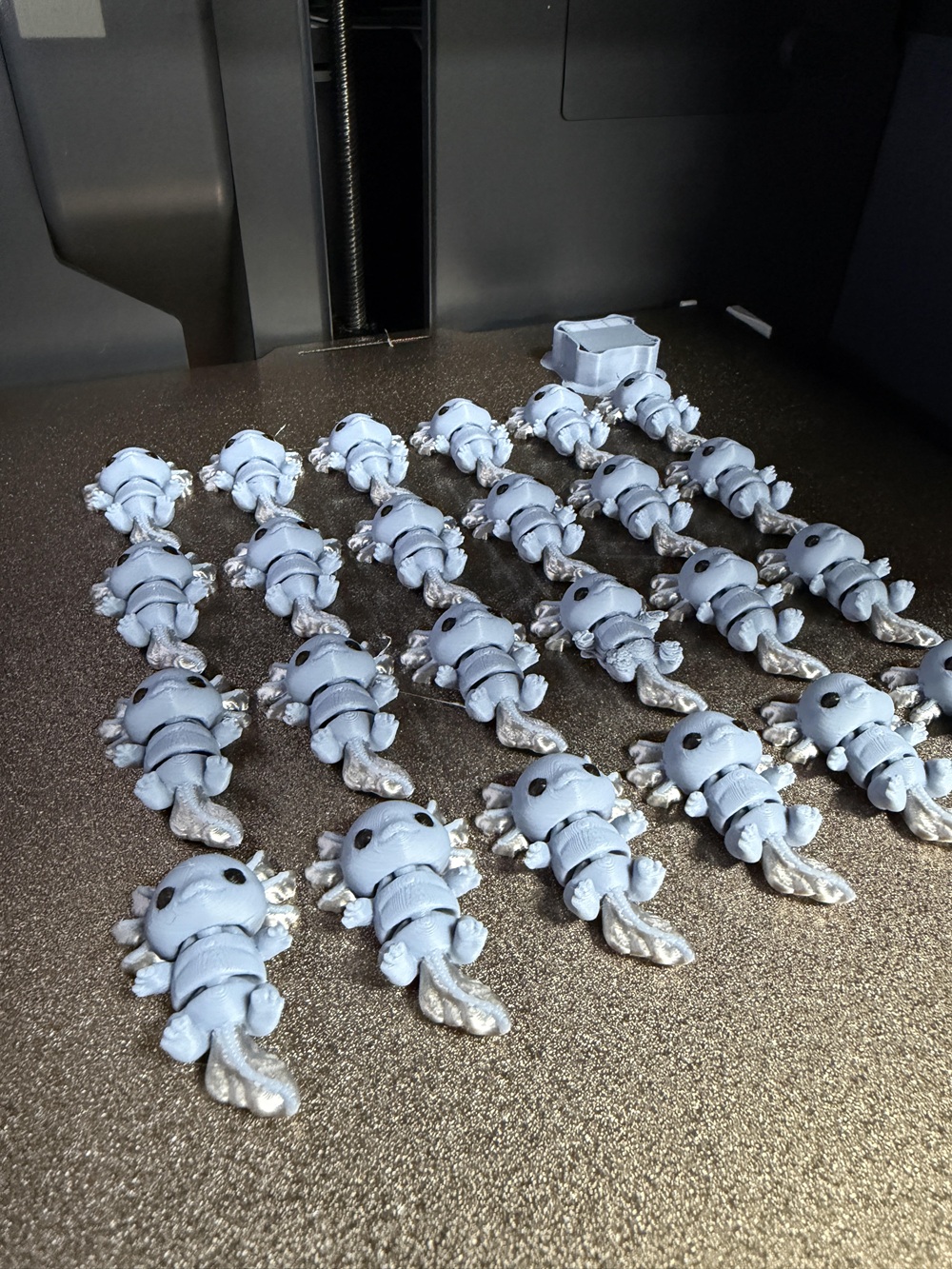 Articulated 3D-printed axolotl in PLA